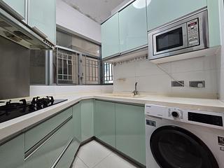 Tung Chung - Coastal Skyline Phase 3 La Rossa Block B (Block 8) 12