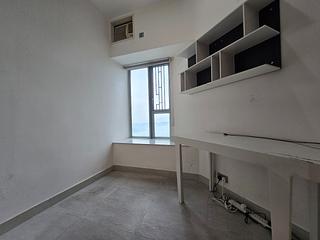 Tung Chung - Coastal Skyline Phase 3 La Rossa Block B (Block 8) 13