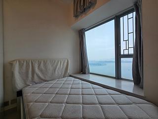 Tung Chung - Coastal Skyline Phase 3 La Rossa Block B (Block 8) 16