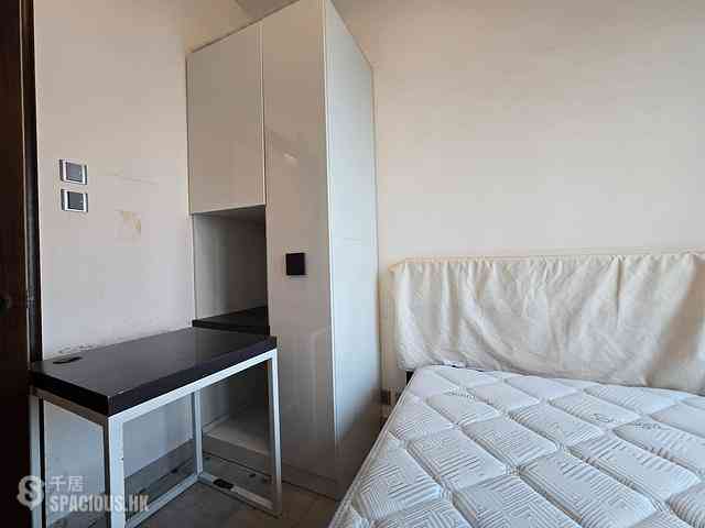 Tung Chung - Coastal Skyline Phase 3 La Rossa Block B (Block 8) 17