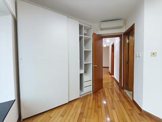 West Kowloon - Sorrento Phase 1 Block 5 12