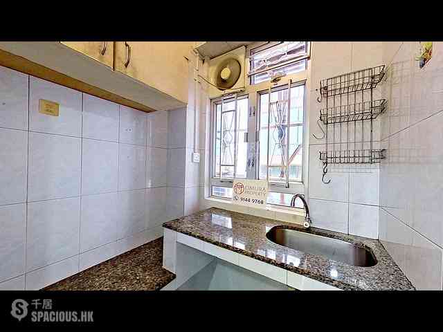 Wan Chai - 135, Queen's Road East 08