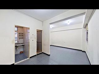 Wan Chai - 135, Queen's Road East 09