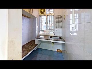 Wan Chai - 135, Queen's Road East 12