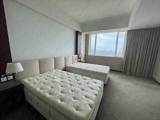 The Peak - La Hacienda Block B 10
