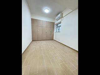 Sai Ying Pun - The Standard Chartered Bank Building 03