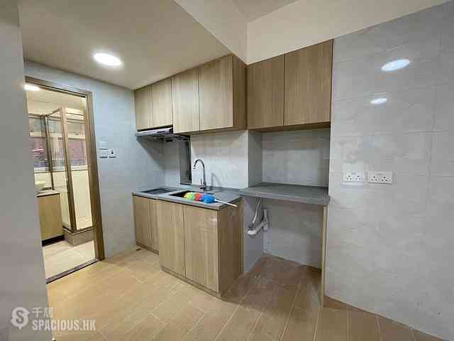 Sai Ying Pun - The Standard Chartered Bank Building 05