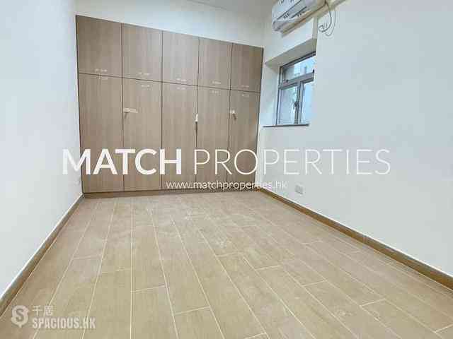 Sai Ying Pun - The Standard Chartered Bank Building 04