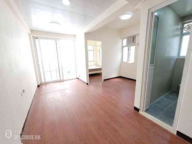 Wan Chai - Fu Yuen Building 02