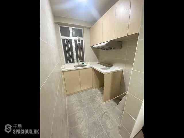 Wan Chai - Fu Yuen Building 05