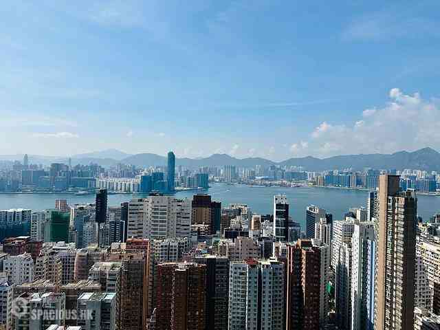 Braemar Hill - Sky Scraper 01