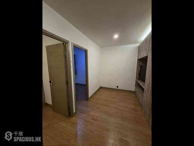 Sai Ying Pun - 33-33A, Pok Fu Lam Road 01