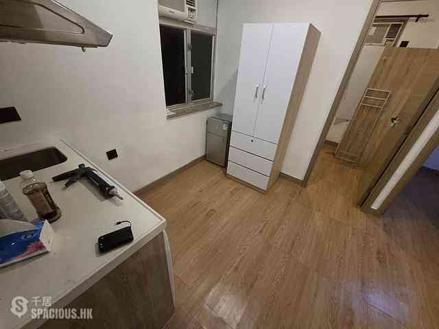 Sai Ying Pun - 33-33A, Pok Fu Lam Road 08