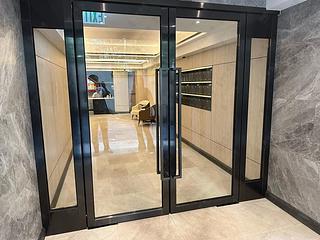 Mid Levels West - Hing Wah Mansion Block B 02