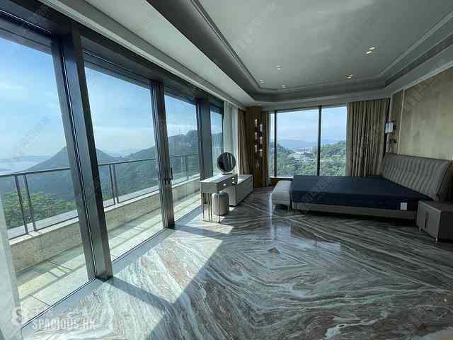 The Peak - Twelve Peaks 02
