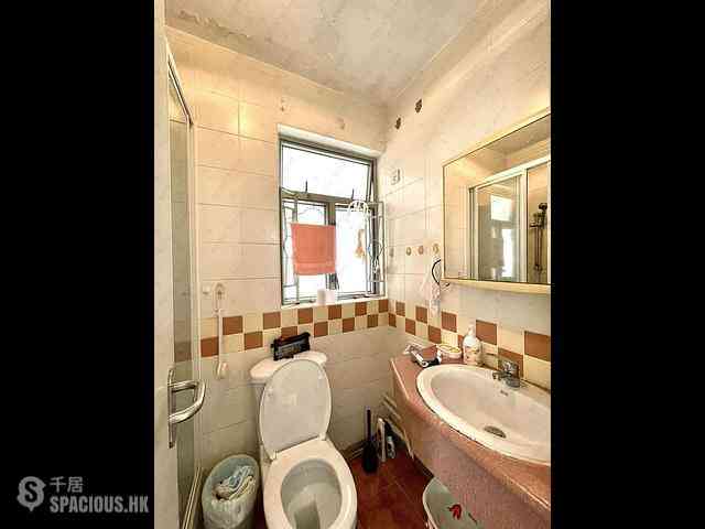 Wong Chuk Hang - Broadview Court Block 2 06