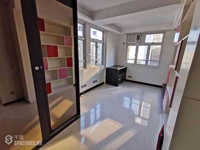 Wan Chai - Causeway Centre Block B 02
