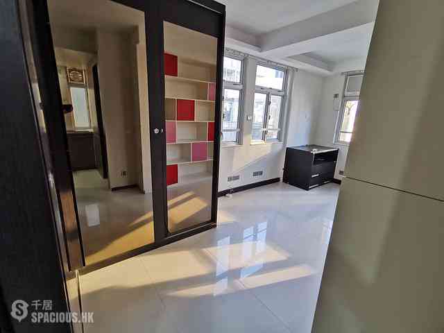 Wan Chai - Causeway Centre Block B 05
