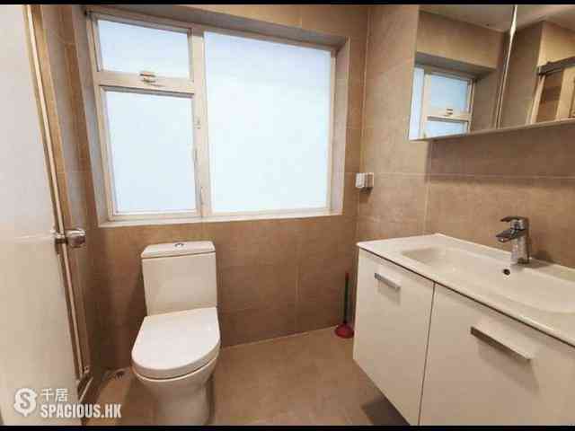 Wan Chai - 27, Queen's Road East 06