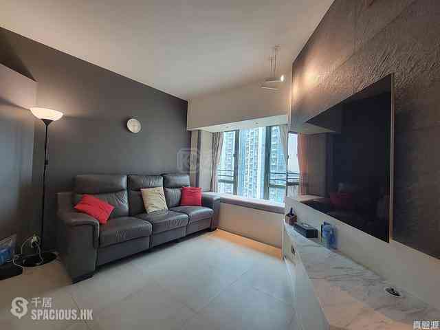 Tai Kok Tsui - Island Harbourview Block 7 02