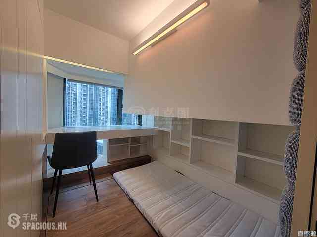 Tai Kok Tsui - Island Harbourview Block 7 06