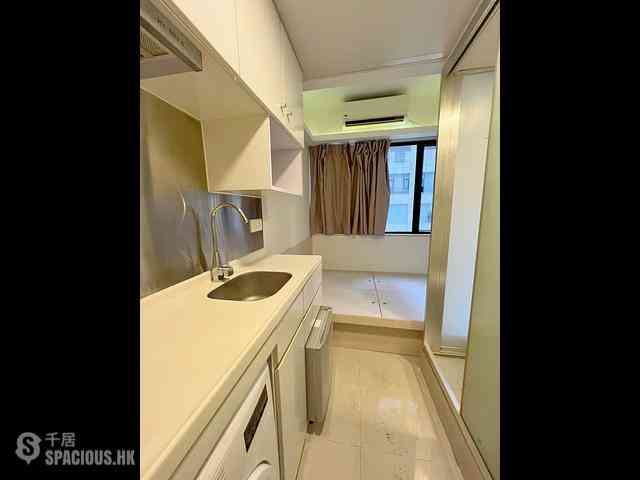 Causeway Bay - Tak Fai Building 01