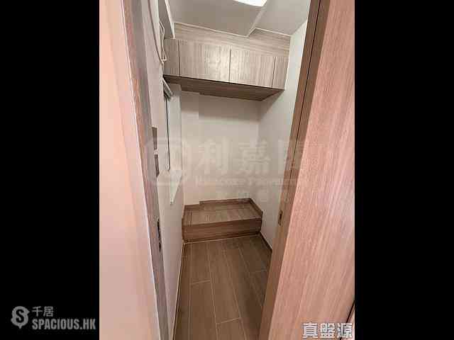 Quarry Bay - Tai Sing House 06