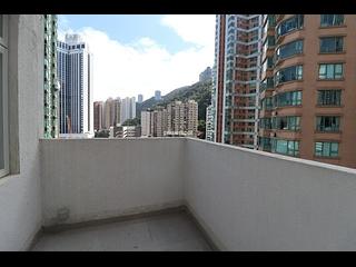 Wan Chai - Vincent Mansion 06