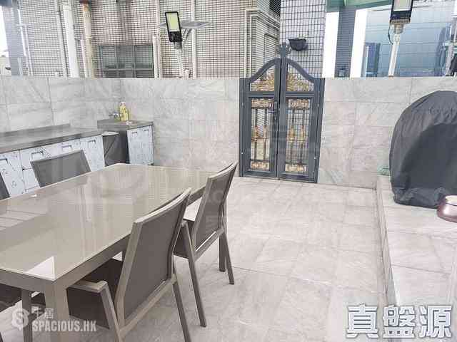 Quarry Bay - Royal Terrace 05