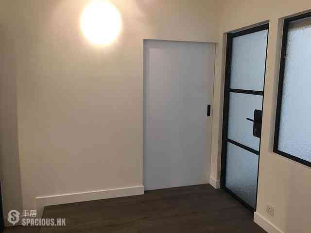 Sai Ying Pun - 345, Queen's Road West 06