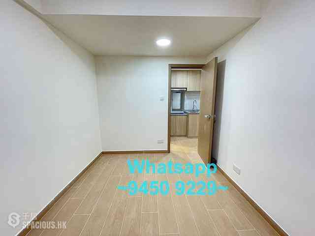 Sai Ying Pun - The Standard Chartered Bank Building 02