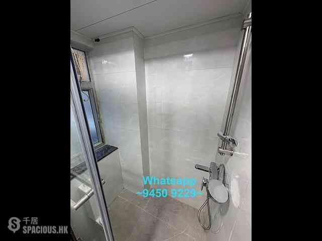 Sai Ying Pun - The Standard Chartered Bank Building 08