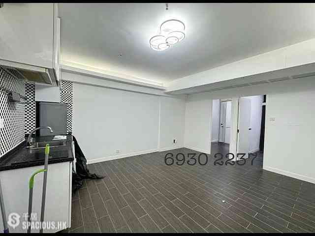 Sheung Wan - Yu Hing Mansion 01