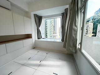 Wan Chai - Vincent Mansion 02