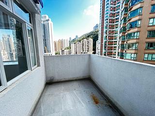 Wan Chai - Vincent Mansion 04