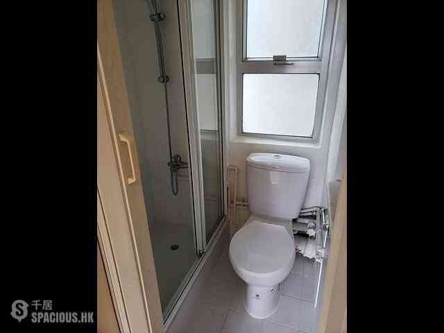 Wan Chai - Causeway Centre Block B 07