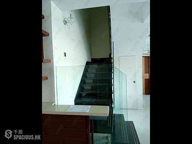 Siu Sai Wan - Island Resort Block 7 02