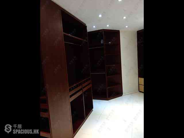 Siu Sai Wan - Island Resort Block 7 03