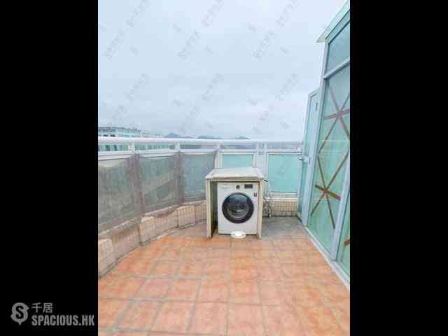 Siu Sai Wan - Island Resort Block 7 12