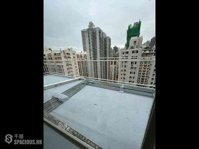 Shek Tong Tsui - Hau Fook Building 01
