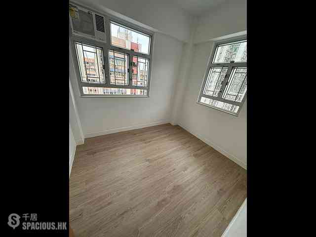 Shek Tong Tsui - Hau Fook Building 03