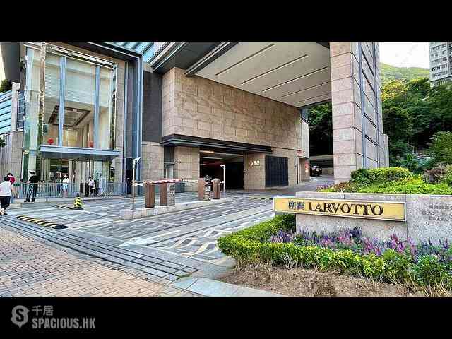 Ap Lei Chau - Larvotto Block 2 06