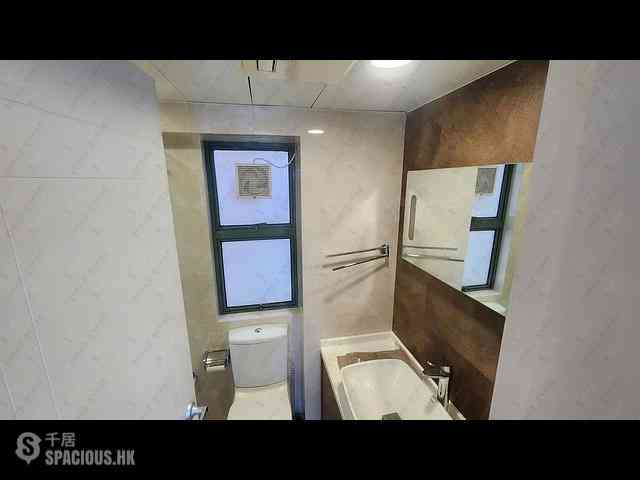 Siu Sai Wan - Island Resort Block 5 04