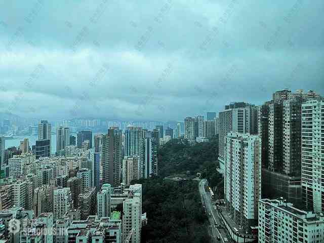 Fortress Hill - Le Sommet Block 1 02