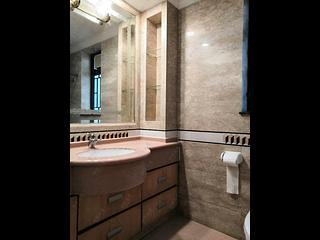 Fortress Hill - Le Sommet Block 1 05