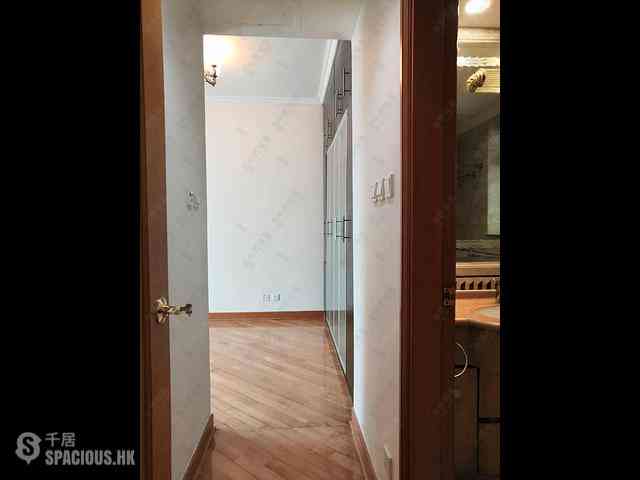 Fortress Hill - Le Sommet Block 1 06