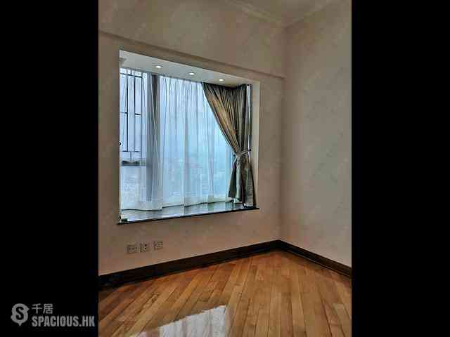 Fortress Hill - Le Sommet Block 1 07