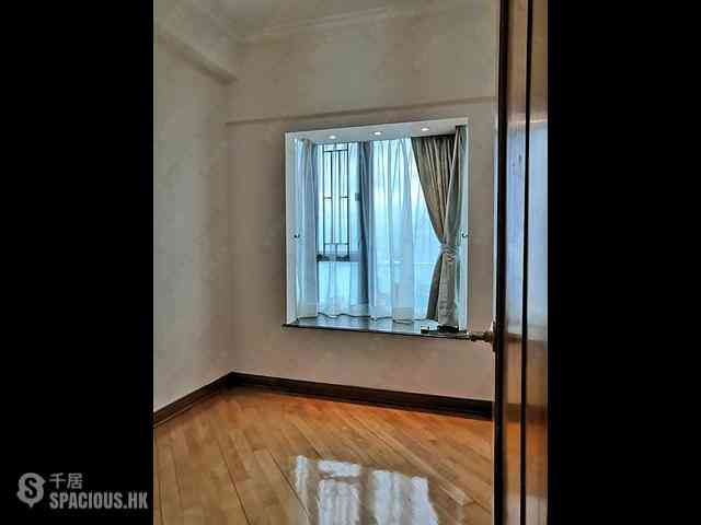 Fortress Hill - Le Sommet Block 1 08