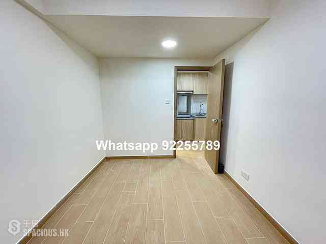 Sai Ying Pun - The Standard Chartered Bank Building 07