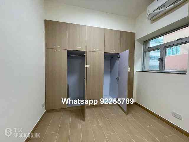 Sai Ying Pun - The Standard Chartered Bank Building 08